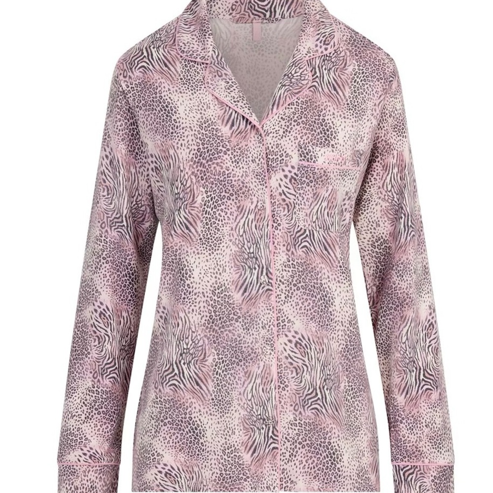41. NWT STILL IN BAG! size medium. SKIMS Pink Leopard-Print Button-Up Top